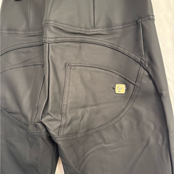 Freddy Black Butt Lifting Faux Leather for Women - High Rise - Picture 8 of 13